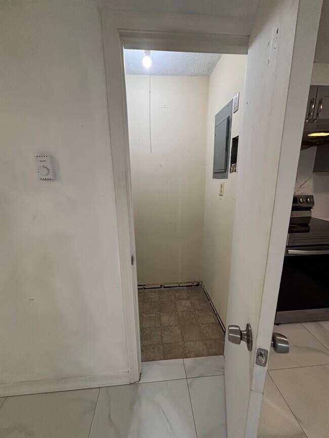 Building Photo - 7 Swiftwater Dr