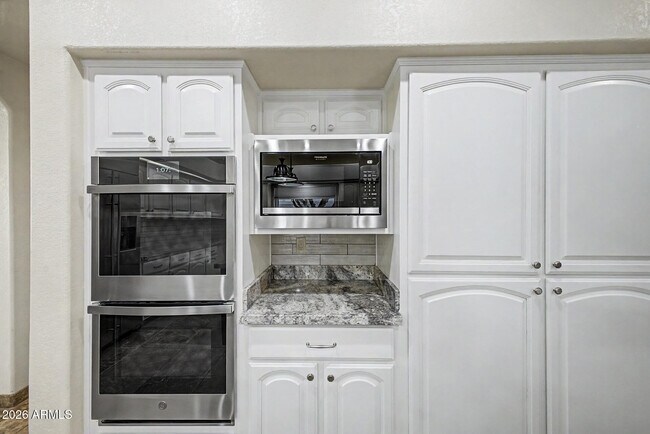 Building Photo - 5812 W Del Lago Cir
