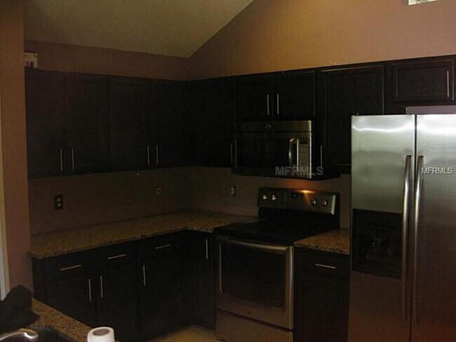 Building Photo - UCF Area 4 bedrooms/2.5 baths with 2 Car Garage on a Cul-De-Sack