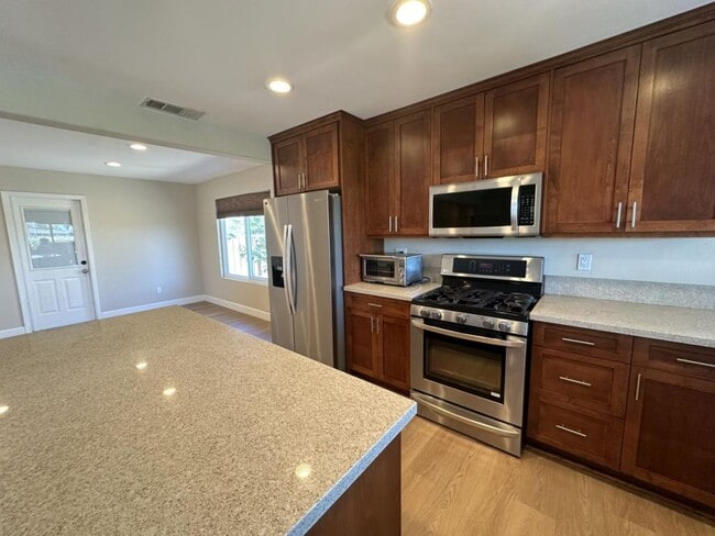 Building Photo - 4636 Benhurst Ave