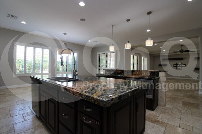 Building Photo - 2832 E Los Altos Rd