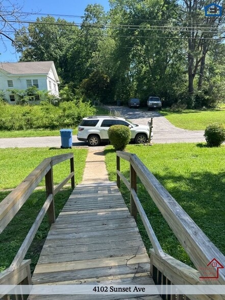 Building Photo - 4102 Sunset Ave