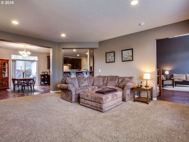 Building Photo - Stunning Home In Hillsboro 3 bedrooms, 2.5 Baths 2,608 Sq. Ft.