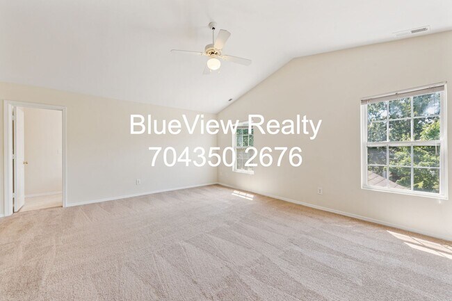 Building Photo - 8605 Redding Glen Ave
