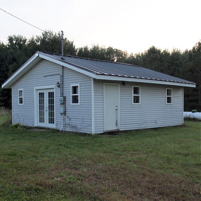 4540 N Lake Pleasant Rd 4540 N Lake Pleasant Rd Hillsdale MI 49242