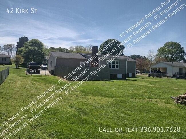 Building Photo - 42 Kirk St