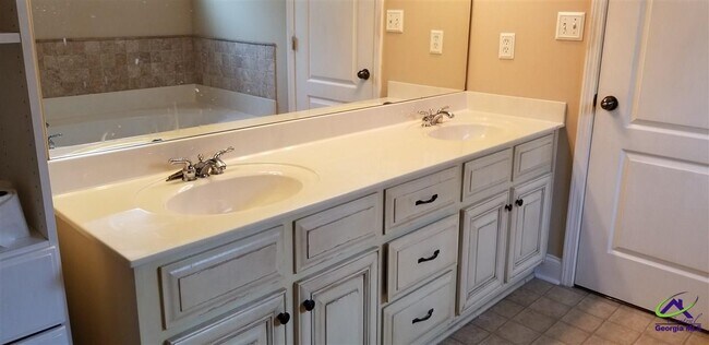 Building Photo - 209 Sedgebrooke Dr