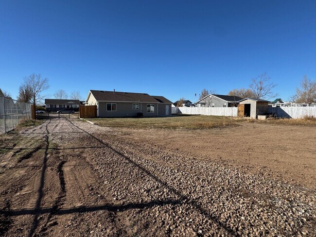 Building Photo - Ranch Rambler in Enoch