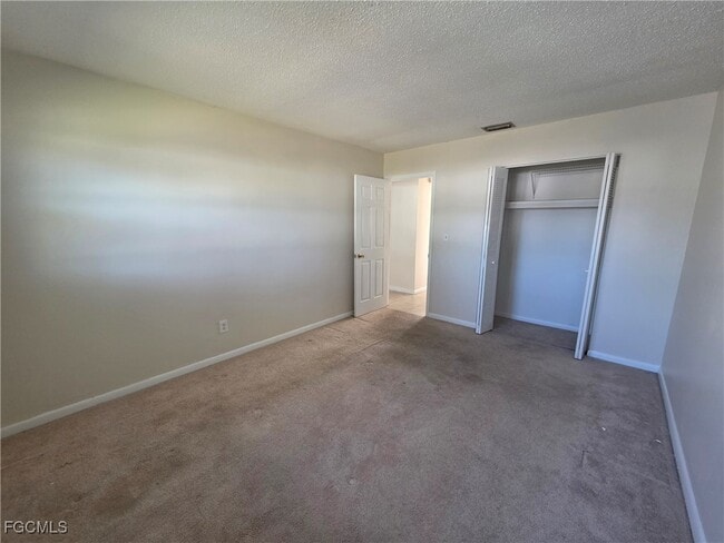 Building Photo - 46 Hamlin Ct