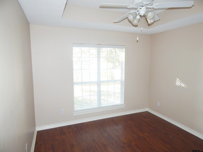Building Photo - 16554 Beauregard Dr