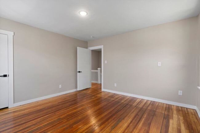 Building Photo - 349 Ridgewood Ave