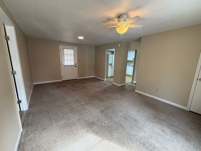 Building Photo - Three Bedroom two Bath home located in South West Area