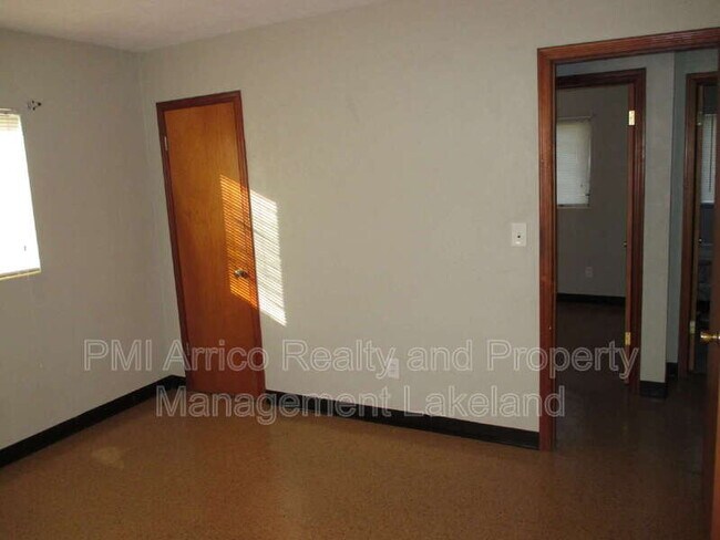 Building Photo - 1248 Woodland Ave