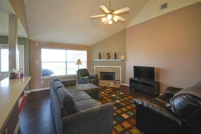 Building Photo - 3008 Middletrace Ln