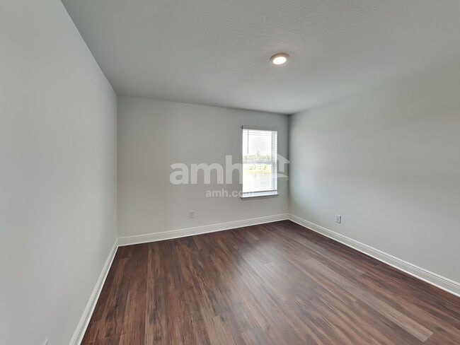 Building Photo - 14628 Cedar Ml Dr