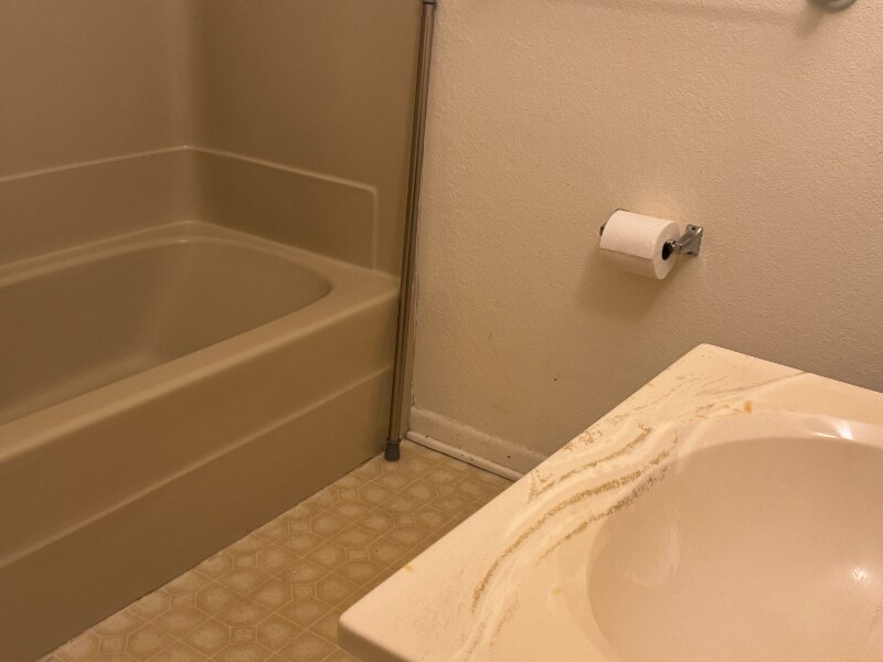 Building Photo - 1611 W Elm St