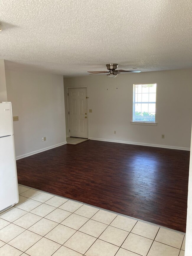 Building Photo - 2/1 Apartment in East Rome- $950