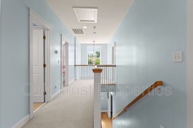 Building Photo - 127 Blackwater Dr