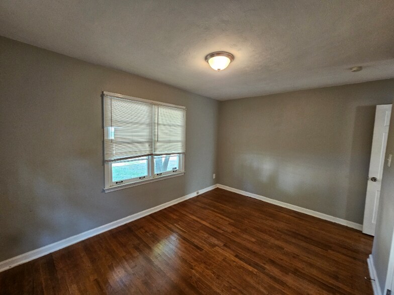 Building Photo - 23 Beacon Ave