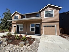 Building Photo - 390 Seven Oaks Ln
