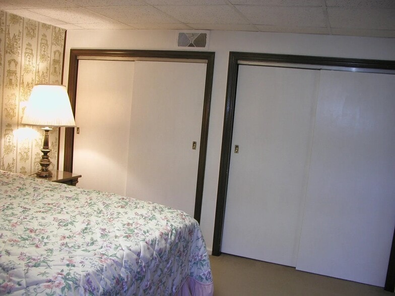 Building Photo - 3820 Orchard Rd SE -APT