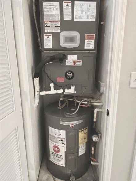 Building Photo - 15035 Michelangelo Blvd