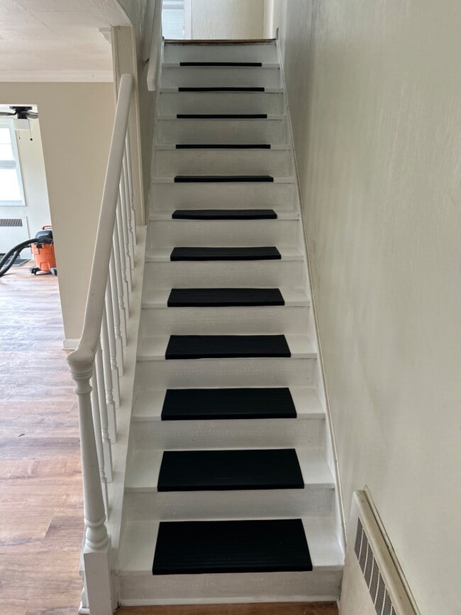 Building Photo - 617 Independence Dr