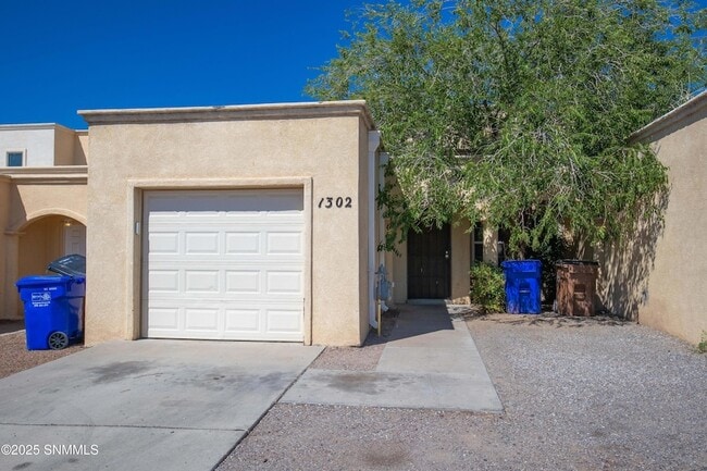 Primary Photo - 1302 S Triviz Dr