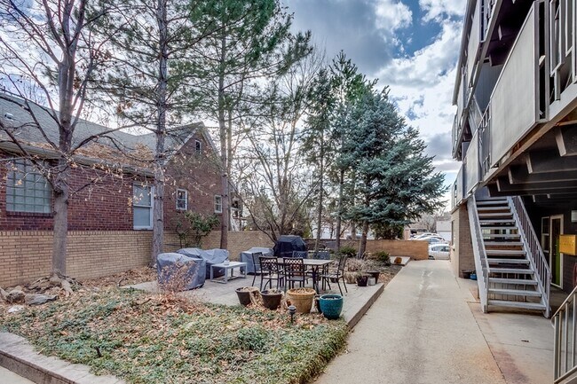 Building Photo - 50 N Clarkson St