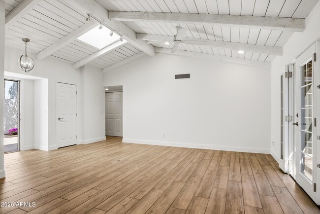 Building Photo - 8756 Via De Ln