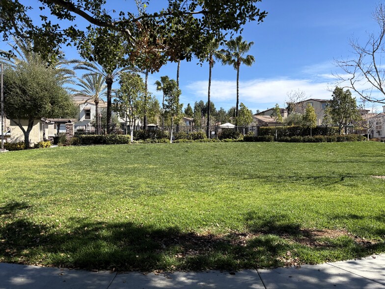 Building Photo - 44005 Arcadia Ct