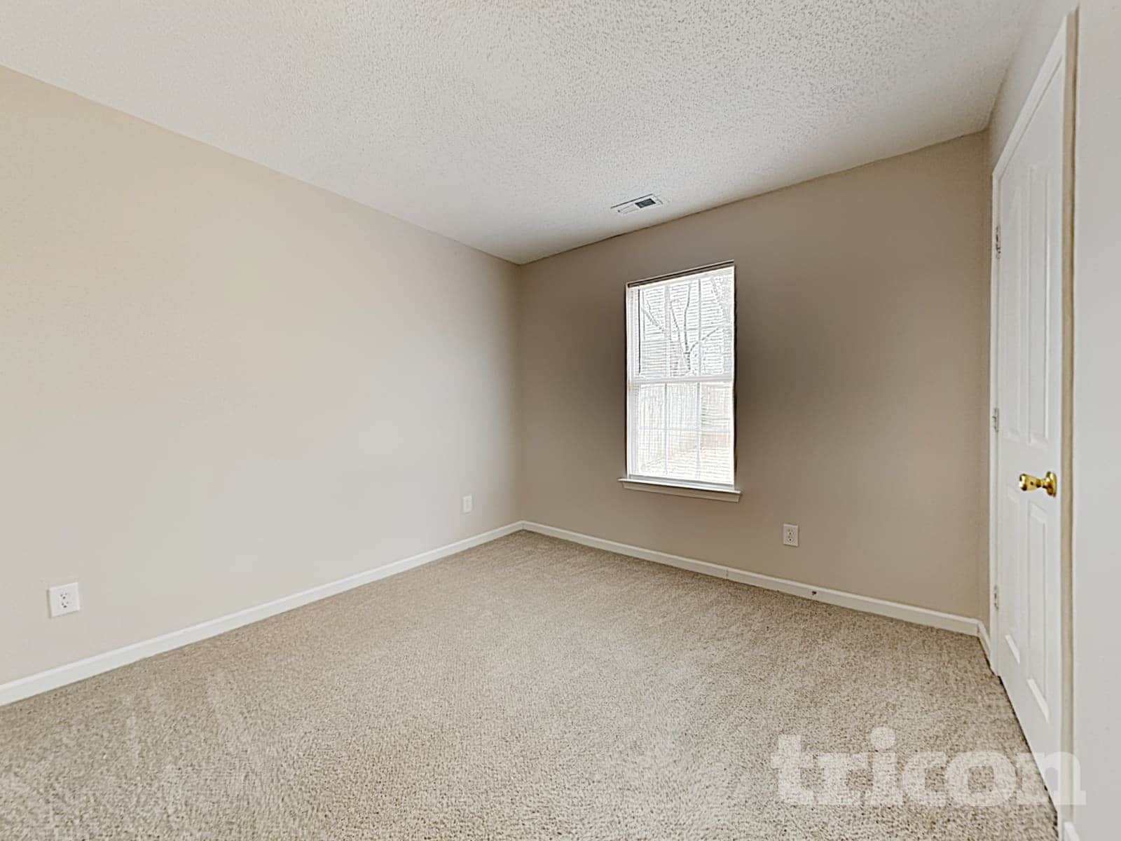 Building Photo - 3010 Great Falls Dr