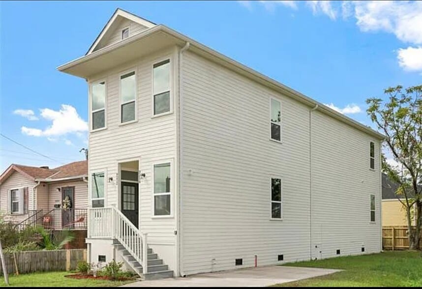 Building Photo - 9212 Edinburgh St