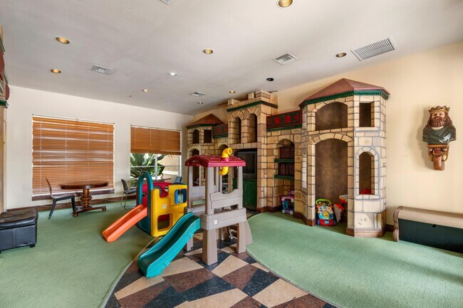 Building Photo - 4828 N State Rd 7