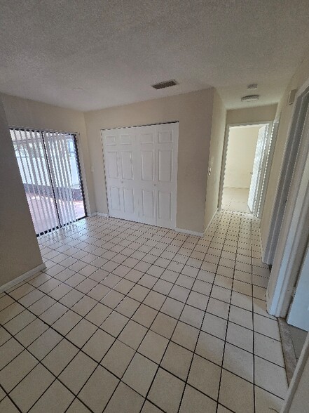 Building Photo - 8649 Forest Lake Dr