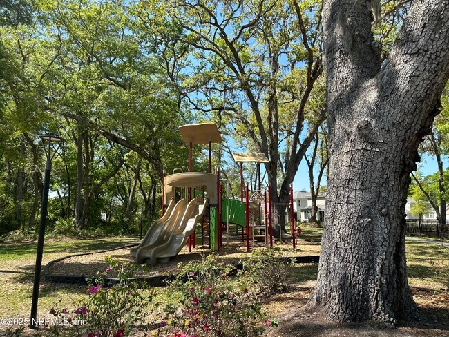 Building Photo - 282 LITTLE BEAR