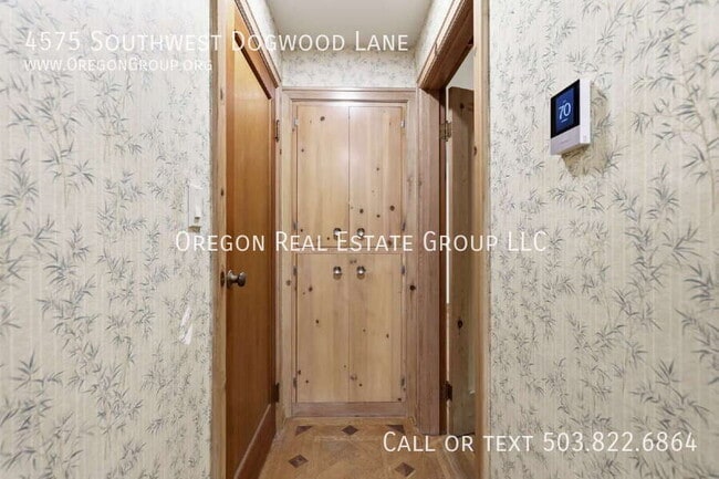 Building Photo - 4575 SW Dogwood Ln