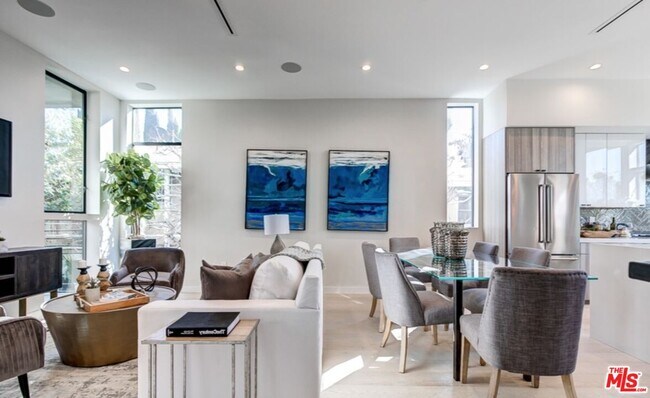 Building Photo - 4429 Tujunga Ave