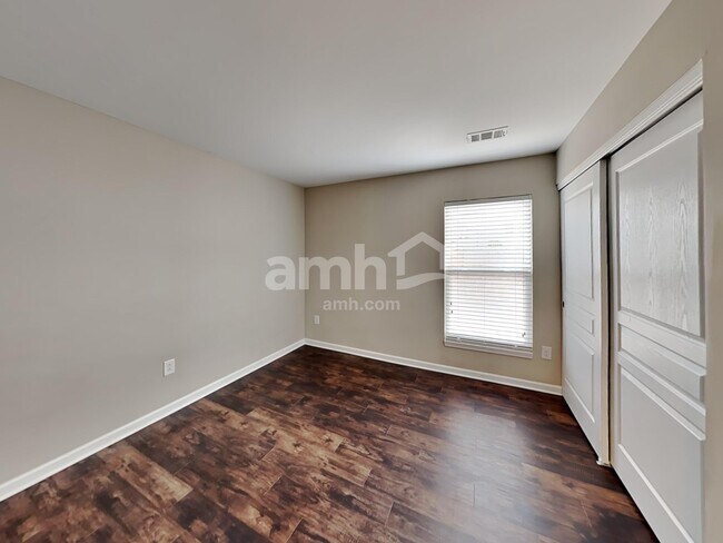 Building Photo - 804 Commerce Trl