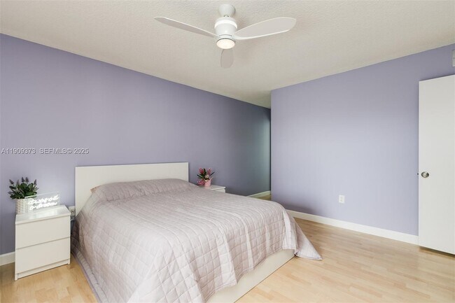 Building Photo - 4020 Crystal Lake Dr