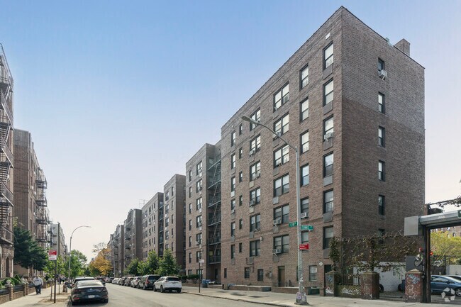 Building Photo - Prospect Park South