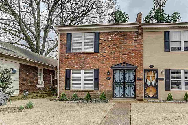 Primary Photo - 1569 Forest Ave