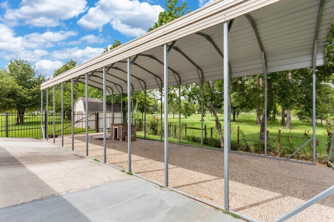 Building Photo - 9108 Quail Ridge Dr