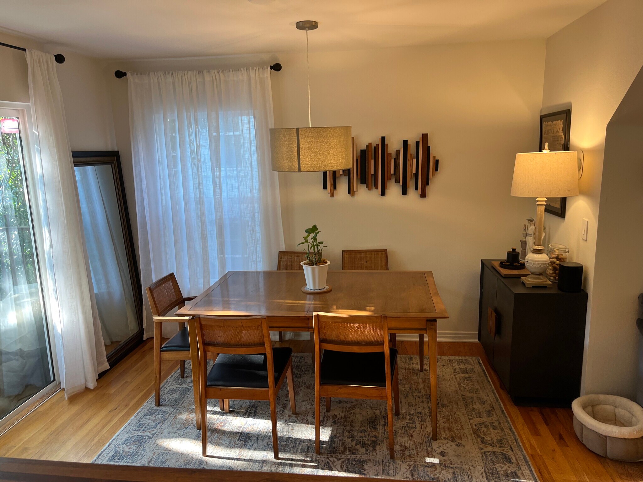 Dine-in kitchen that comfortably fit a table for 6. - 1641 N Washington St