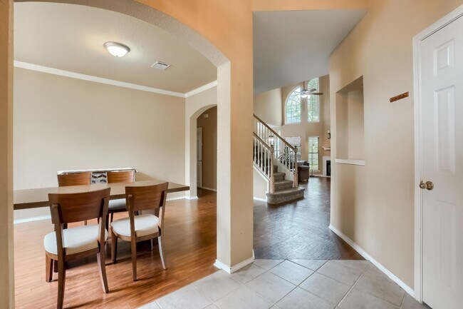 Building Photo - 301 Gulfstream Dr