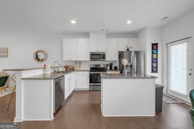 Building Photo - 909 Ambient Way