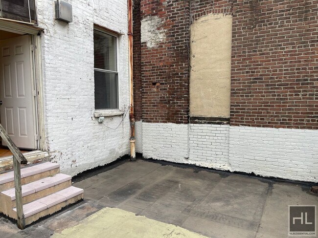 Building Photo - BRIGHT PARK SLOPE 3BR NEAR F, G & R TRAINS!!