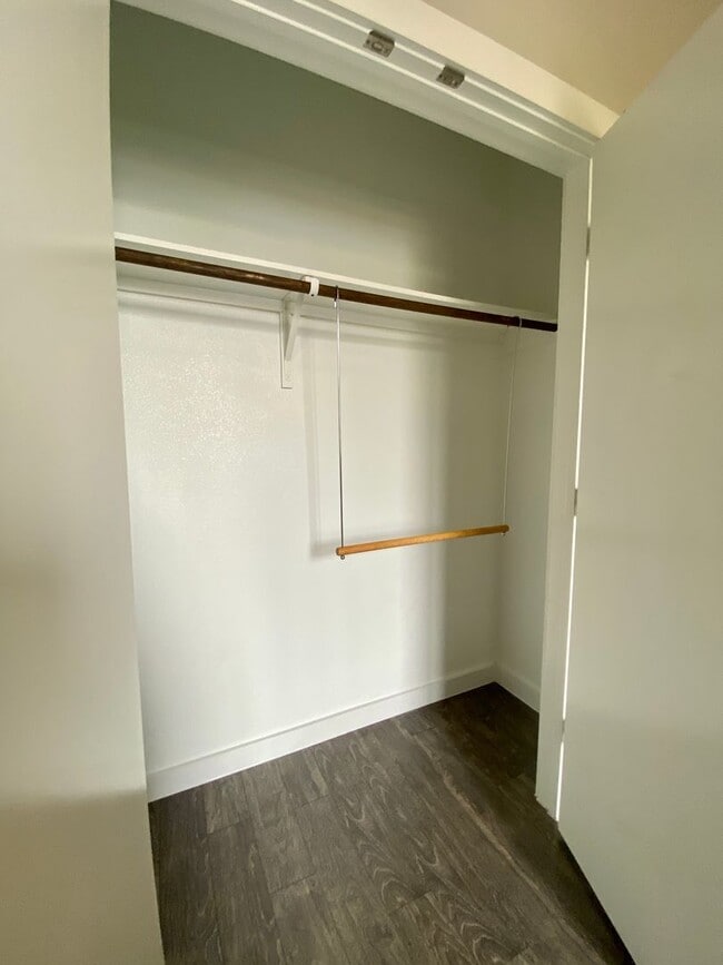Building Photo - Beautiful Home Move in Ready Located minutes from Southtown!