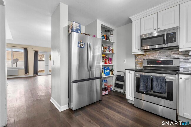 Building Photo - 84 Taylor Ave