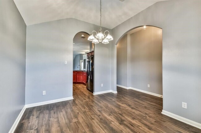 Building Photo - 10810 Barker View Dr